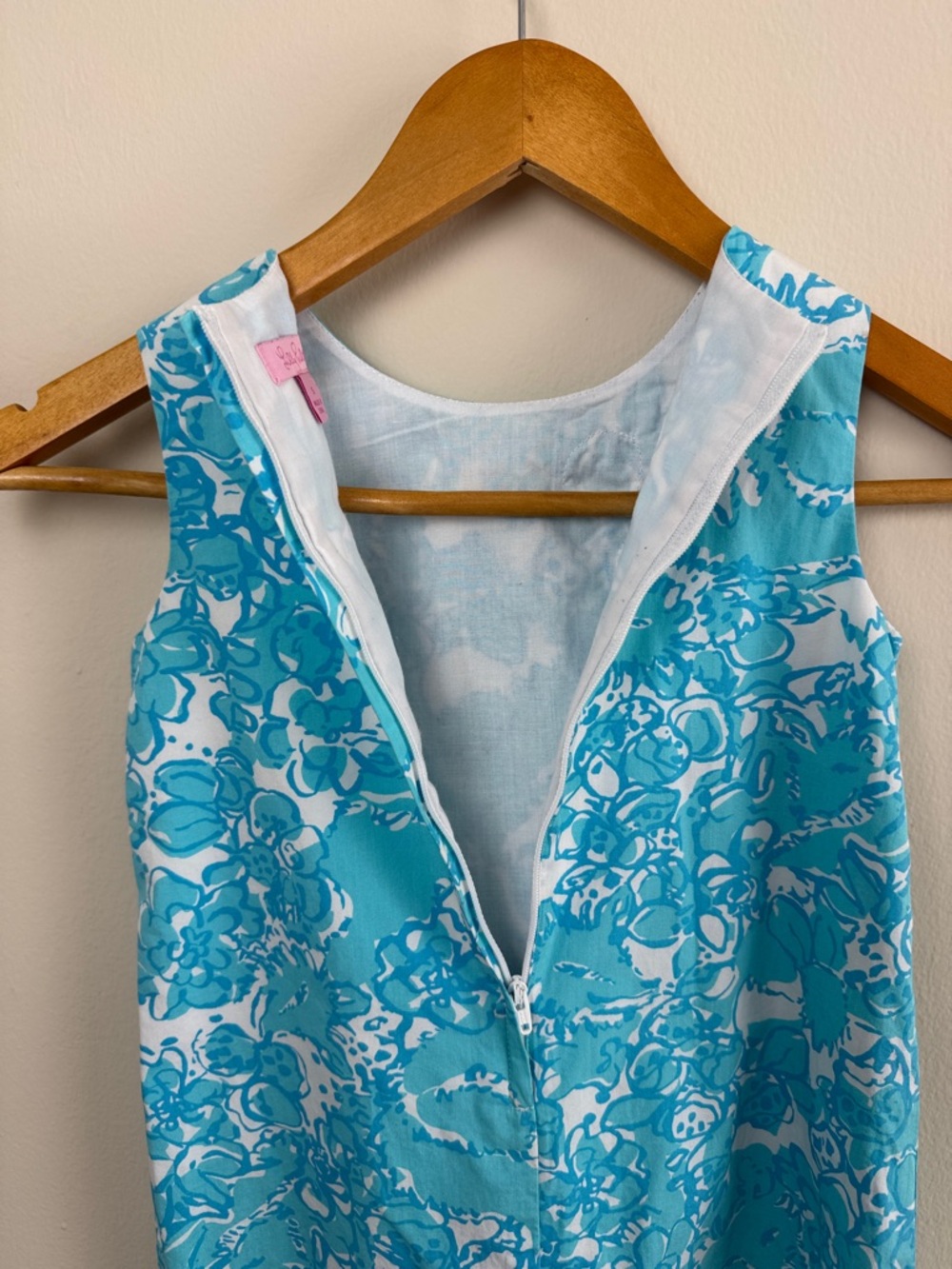 Lilly Pulitzer Girls Little Lilly Classic Shift Dress. Size 5. - Picture 6 of 7